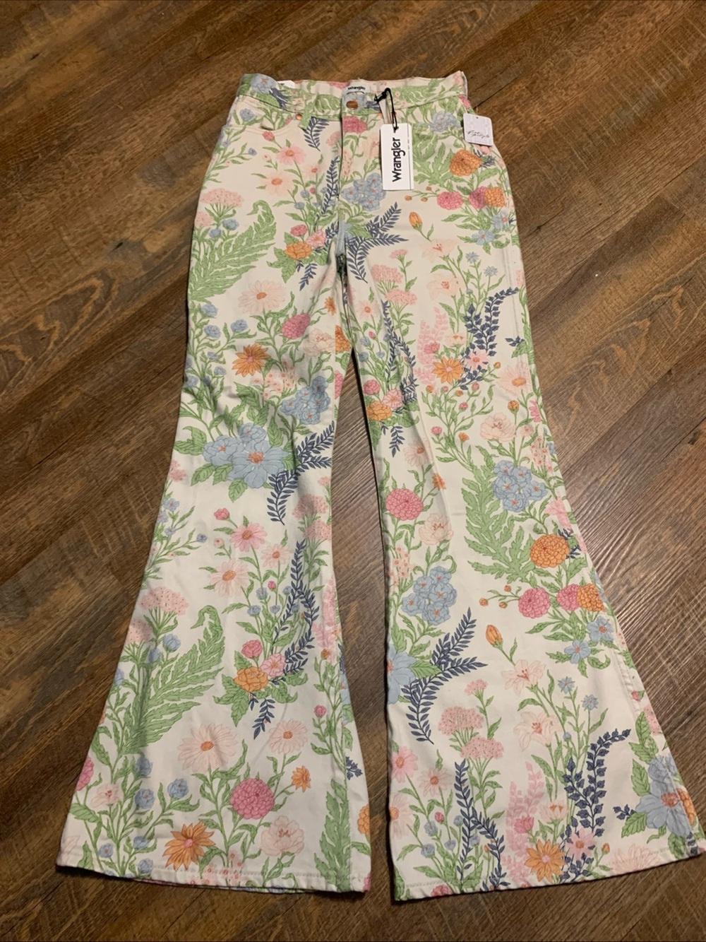 NEW Wrangler Wanderer 622 High-Rise Flare Jeans Wallflower Floral 26x30 Boho - Picture 1 of 11